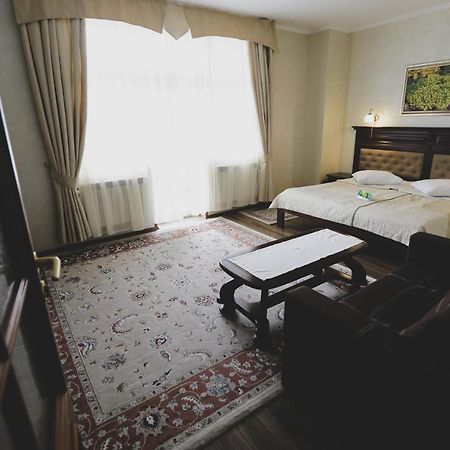 Hotel Solnichnaia Dolyna à Polyana  Extérieur photo