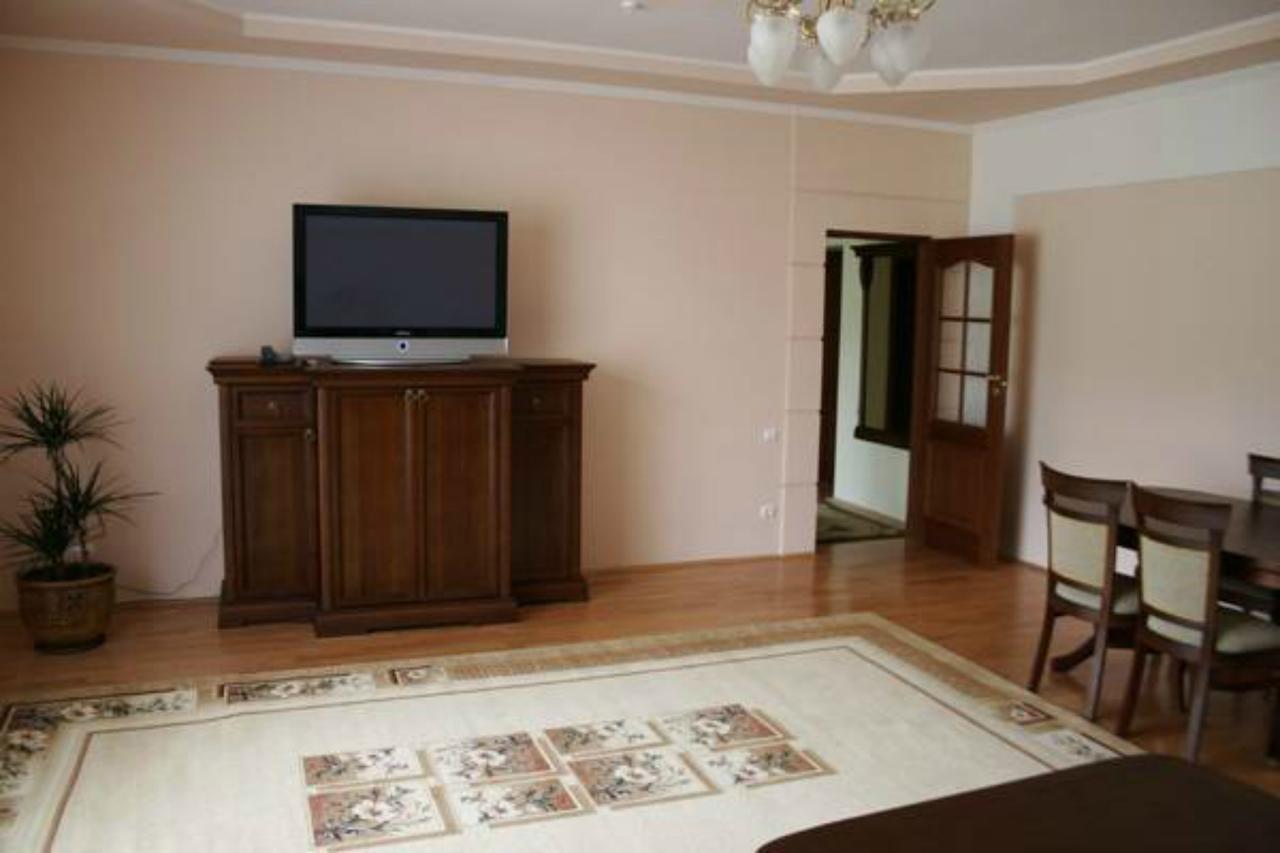 Hotel Solnichnaia Dolyna à Polyana  Extérieur photo