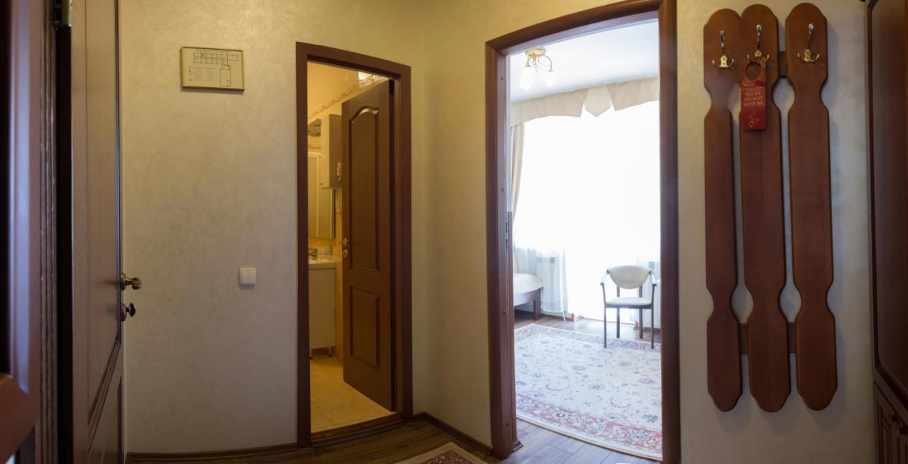 Hotel Solnichnaia Dolyna à Polyana  Extérieur photo