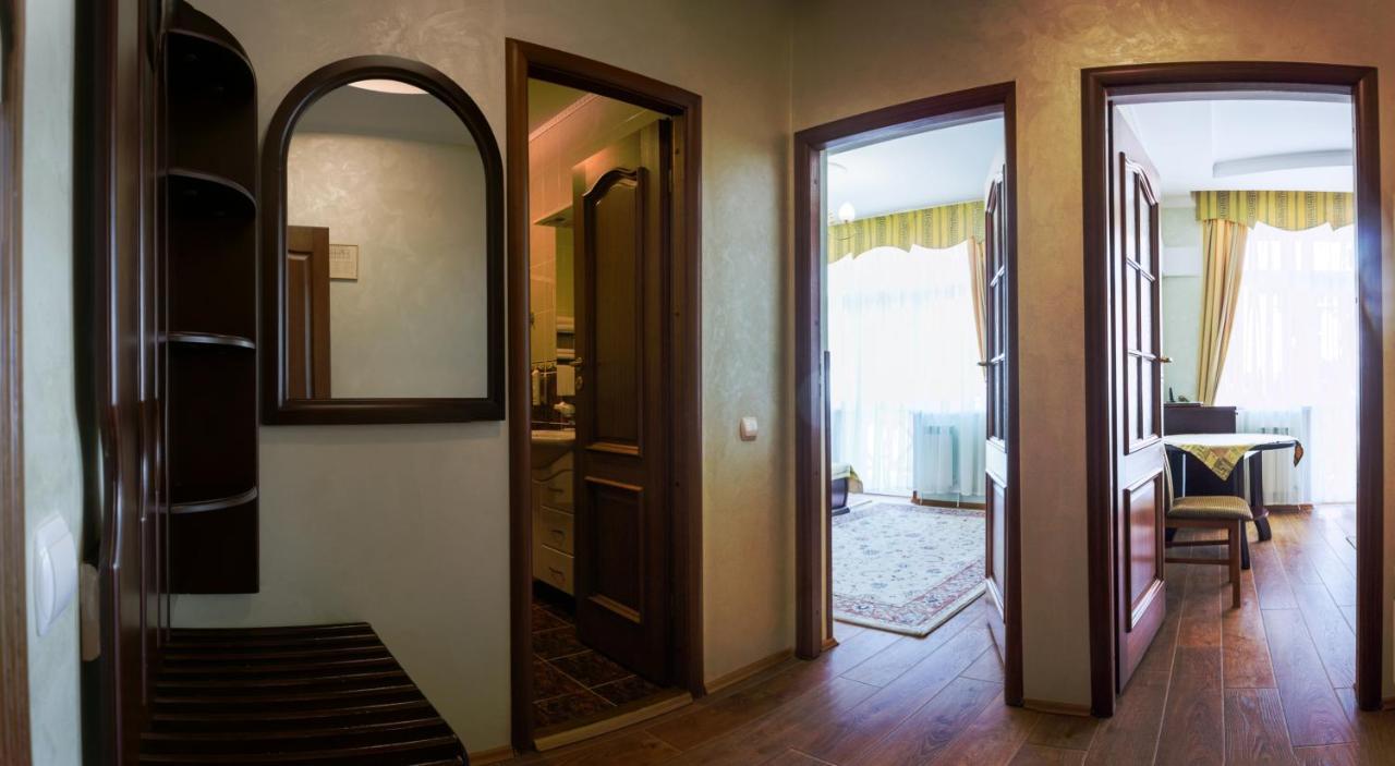 Hotel Solnichnaia Dolyna à Polyana  Extérieur photo