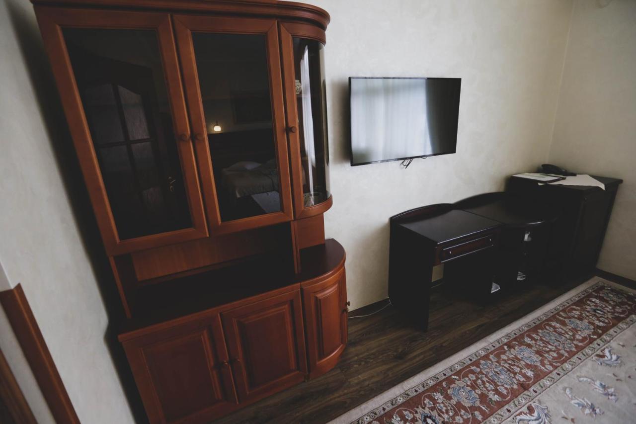 Hotel Solnichnaia Dolyna à Polyana  Extérieur photo