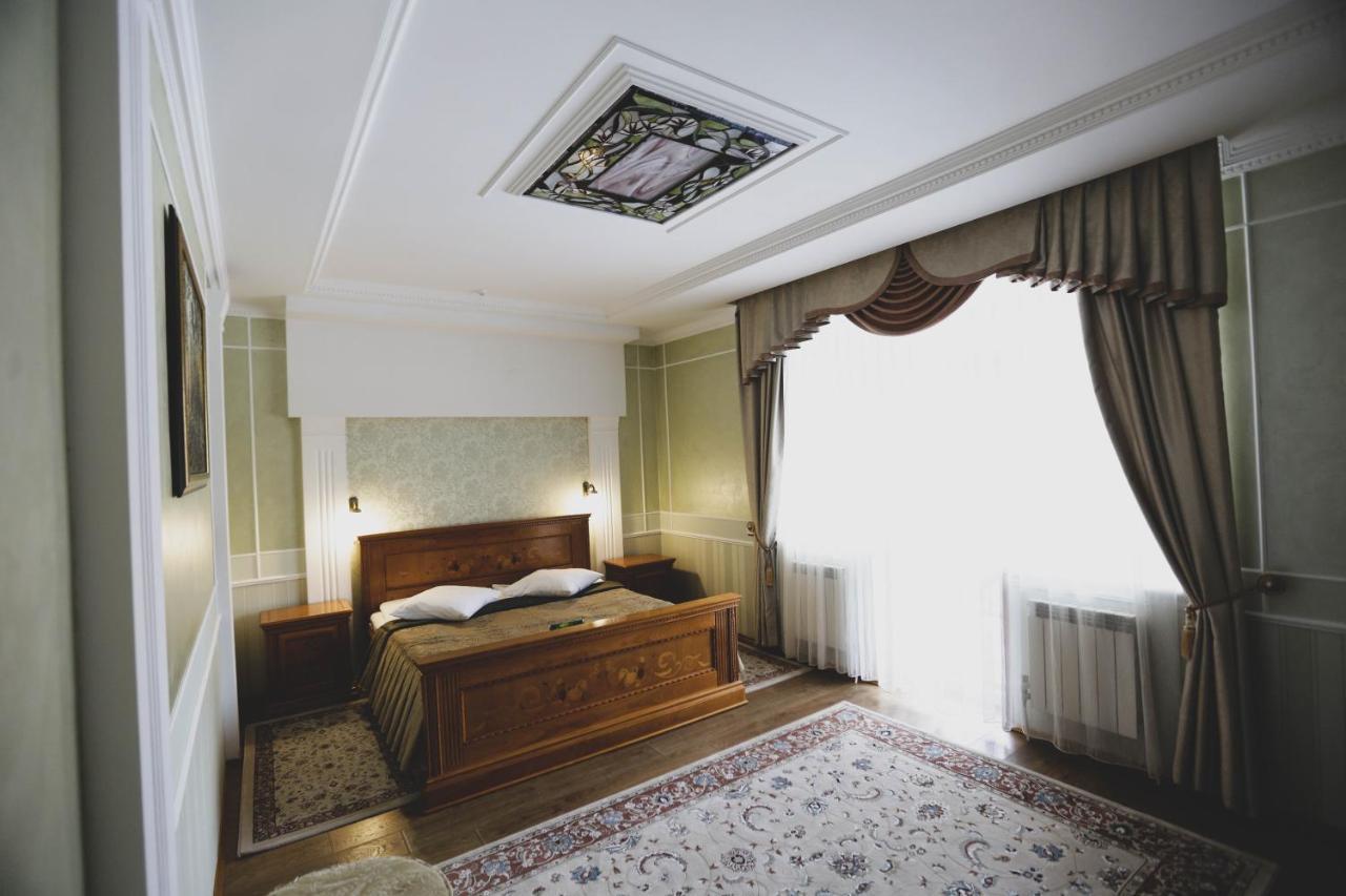 Hotel Solnichnaia Dolyna à Polyana  Extérieur photo