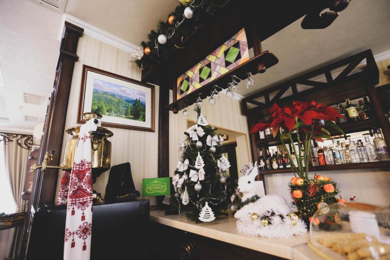 Hotel Solnichnaia Dolyna à Polyana  Extérieur photo